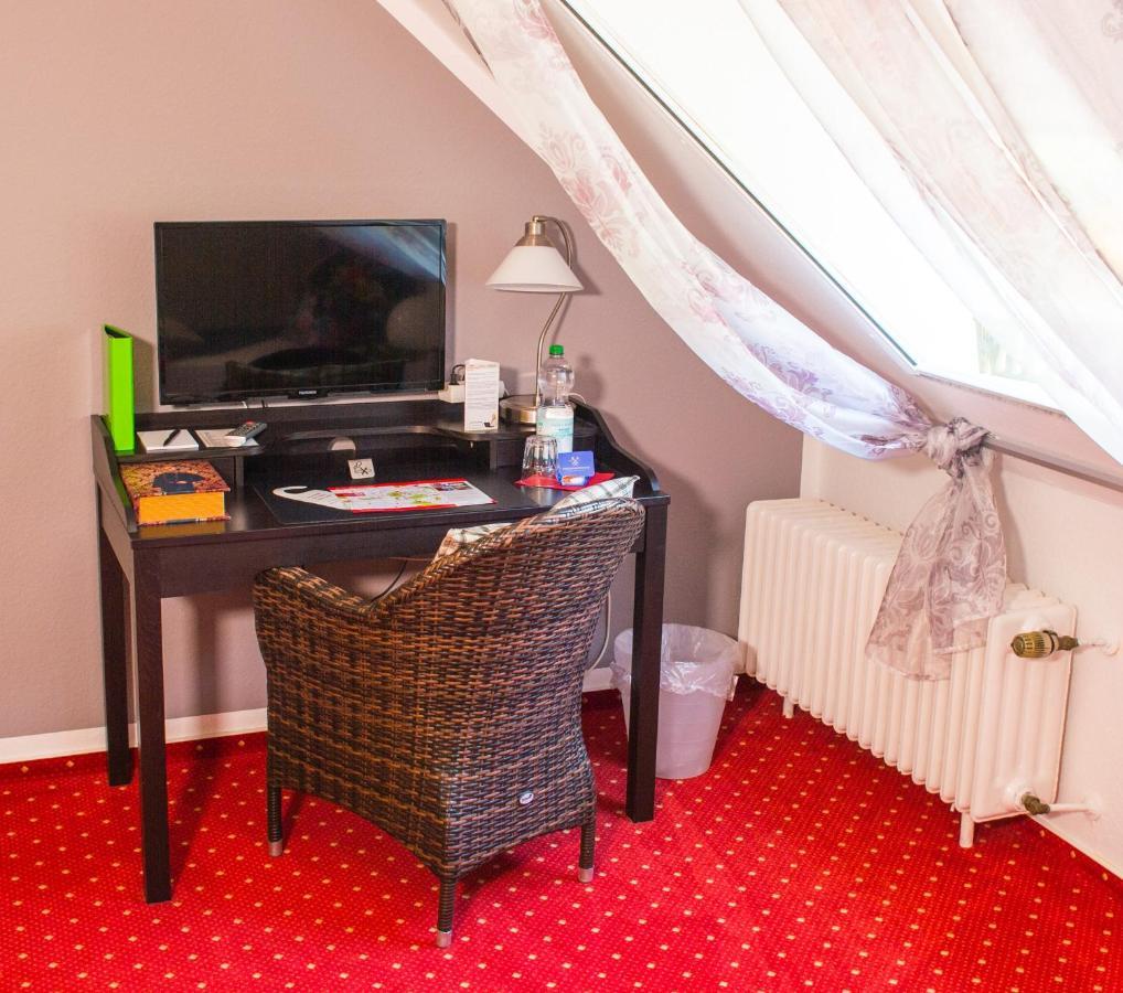 Hotel Garni Am Eckernweg Celle Buitenkant foto